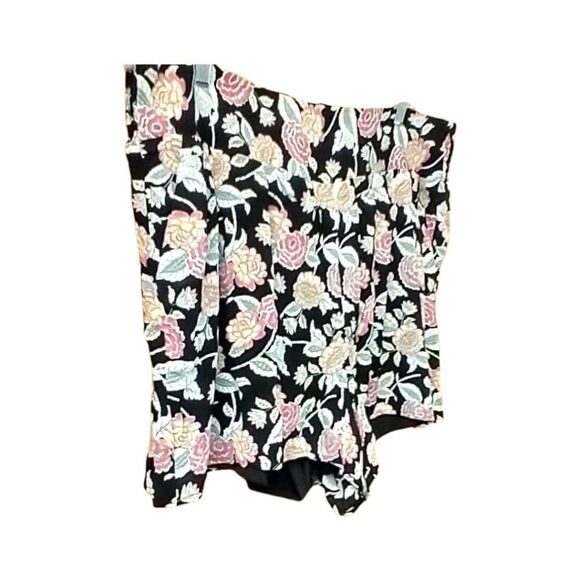 TORRID Women's Black Loose fit  Paisley Floral Gauzy Shorts Plus Size 2X - Picture 4 of 12